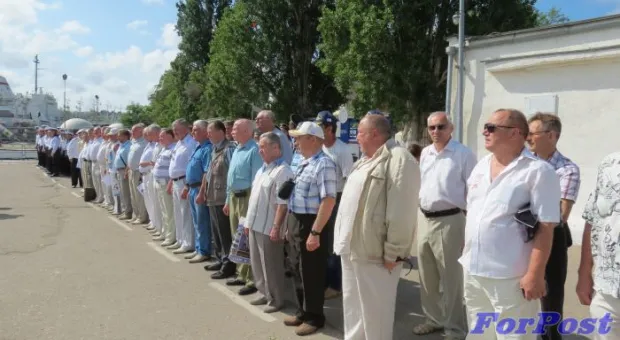 Со всех концов Союза приехали в Севастополь ветераны отметить 60-летие подъёма флага на крейсере «Жданов»