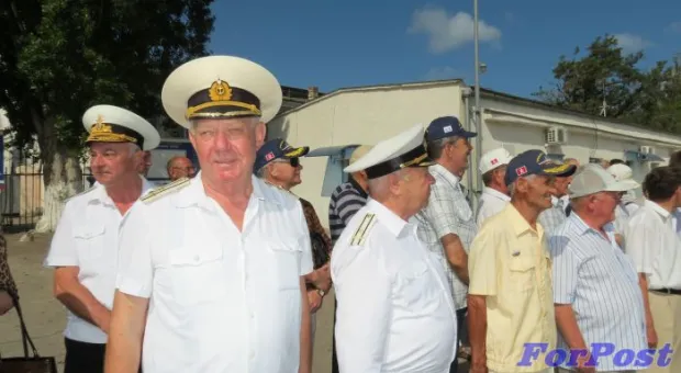 Со всех концов Союза приехали в Севастополь ветераны отметить 60-летие подъёма флага на крейсере «Жданов»