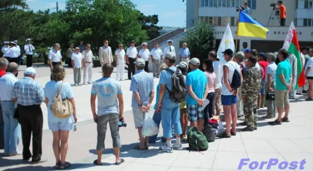 Три дня в небе Севастополя будут раскрываться цветные купола