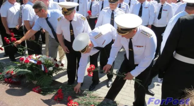 Черноморцам вручены награды от Санкт-Петербургского Морского собрания Черноморцам вручены награды от Санкт-Петербургского Морского собрания