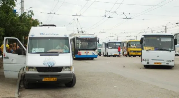 Нешуточная война между водителями и диспетчерами двух предприятий разгорается на Балаклавском маршруте № 9