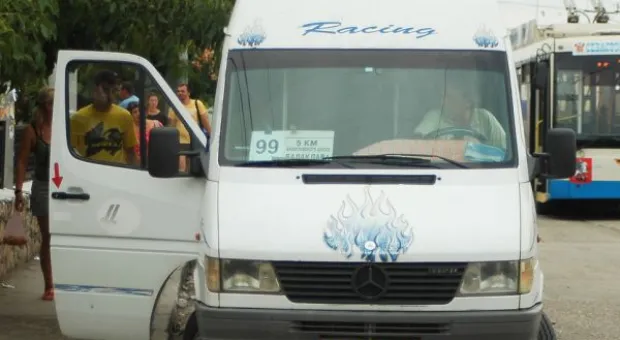 Нешуточная война между водителями и диспетчерами двух предприятий разгорается на Балаклавском маршруте № 9