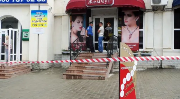 Предварительные следственные действия в севастопольском магазине, где был убит охранник, завершены