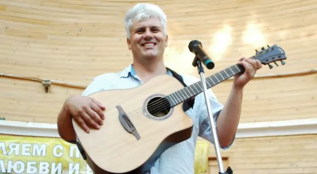 На летней эстраде Приморского бульвара прошел праздничный концерт, посвященный «Дню семьи, любви и верности»