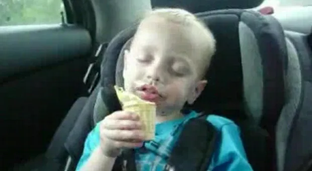 Употребление мороженого делает людей счастливее