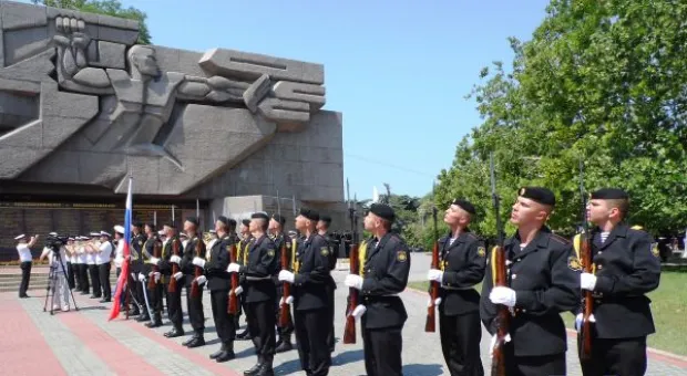 Российские сенаторы посетили Севастополь и Черноморский Флот