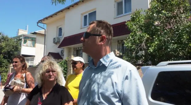 Стрелецкий бунт. Вчера предписание о сносе забора скандальной стройплощадки на Гавена вместо застройщика «выполнили» казаки и местные жители