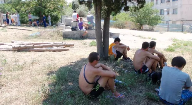 Стрелецкий бунт. Вчера предписание о сносе забора скандальной стройплощадки на Гавена вместо застройщика «выполнили» казаки и местные жители