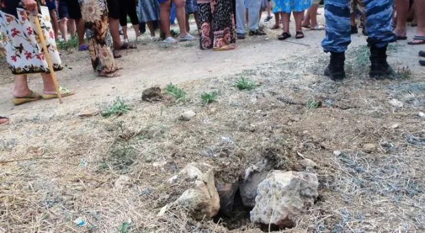 Стрелецкий бунт. Вчера предписание о сносе забора скандальной стройплощадки на Гавена вместо застройщика «выполнили» казаки и местные жители