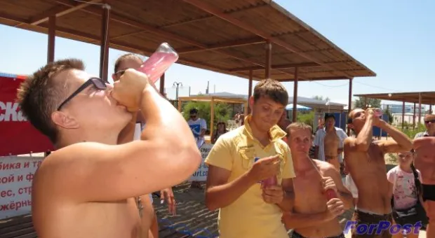 В Севастополе прошел IX открытый чемпионат по гонкам на матрасах