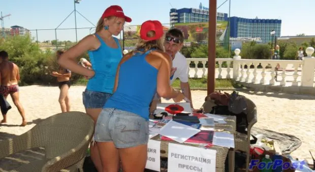 В Севастополе прошел IX открытый чемпионат по гонкам на матрасах