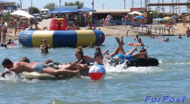 В Севастополе прошел IX открытый чемпионат по гонкам на матрасах