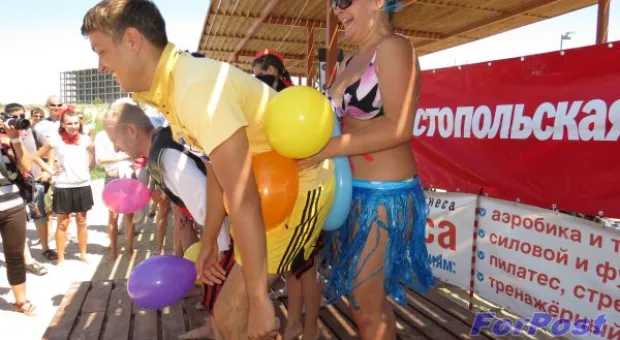 В Севастополе прошел IX открытый чемпионат по гонкам на матрасах