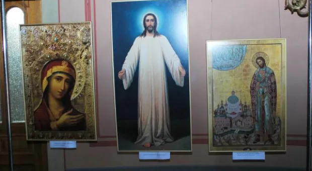 В Херсонесе открылась выставка, посвященная 300-летию Александро-Невской лавры