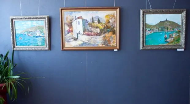 В Севастополе к 1025-летию крещения Руси открылась выставка крымских живописцев