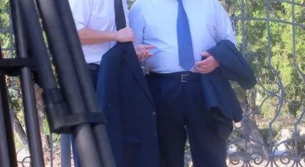 Председатель СГГА поздравил севастопольцев с тройным праздником, а журналисты его – с именинами.