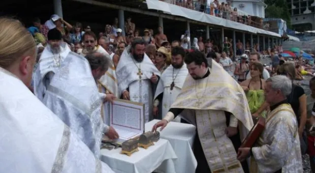 В Ялте в честь 1025-летия Крещения Руси состоялось массовое крещение жителей