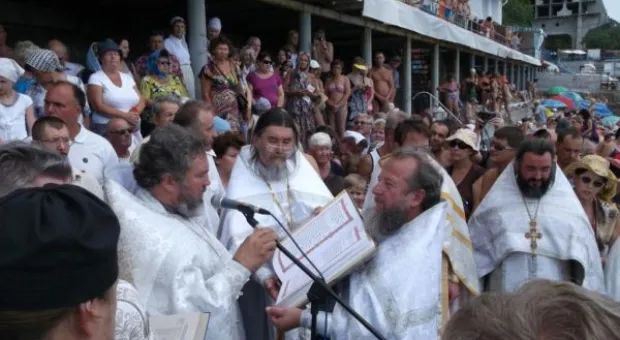 В Ялте в честь 1025-летия Крещения Руси состоялось массовое крещение жителей