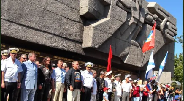 Русских мотоциклистов из Севастополя торжественно проводили в Волгоград. Как это было