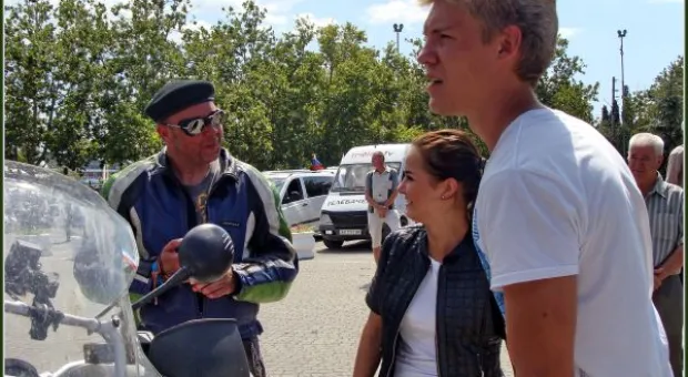Русских мотоциклистов из Севастополя торжественно проводили в Волгоград. Как это было