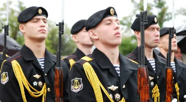 В Севастополе память героев Крымской войны почтили на Братском кладбище