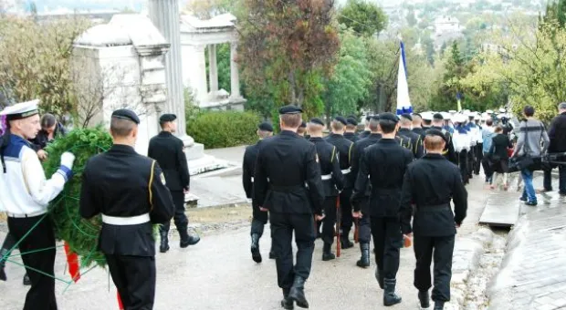 В Севастополе память героев Крымской войны почтили на Братском кладбище