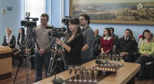 С профессиональным праздником работников телевидения и радио поздравили власти Севастополя
