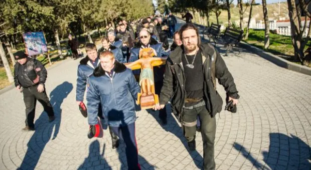 В Севастополе прошел автопробег в поддержку курса на вступление Украины в Таможенный союз