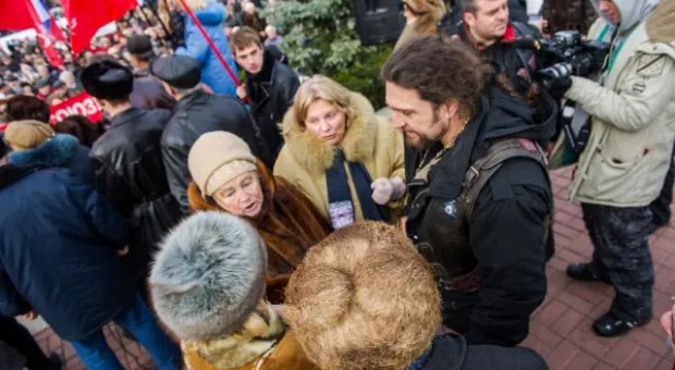 В Севастополе прошел автопробег в поддержку курса на вступление Украины в Таможенный союз
