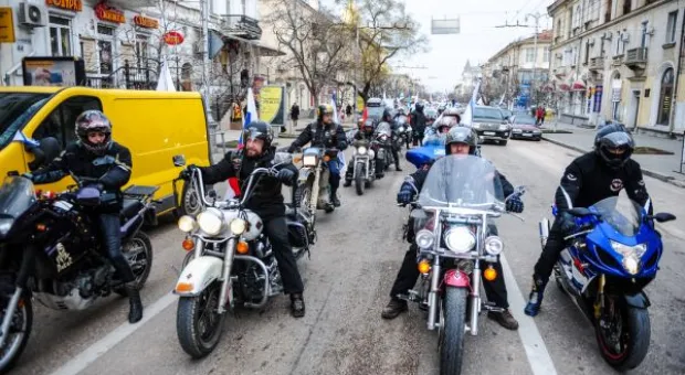 В Севастополе прошел автопробег в поддержку курса на вступление Украины в Таможенный союз