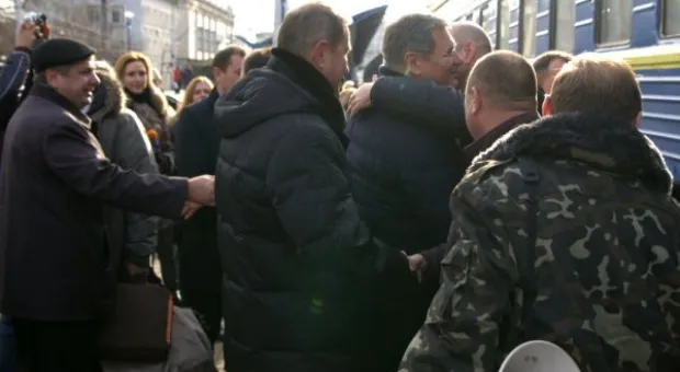 В Севастополе участников «антимайдана» встретили жареным поросенком
