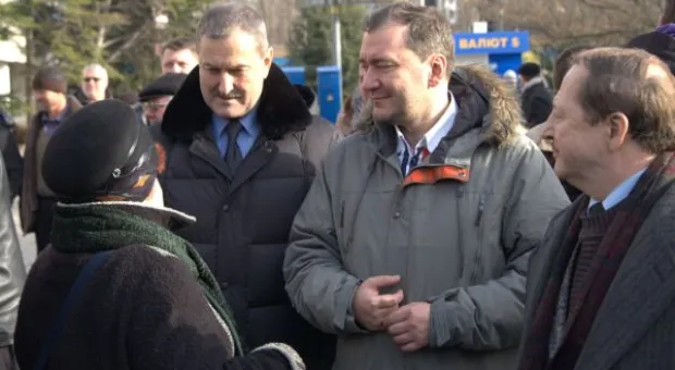 В Севастополе участников «антимайдана» встретили жареным поросенком