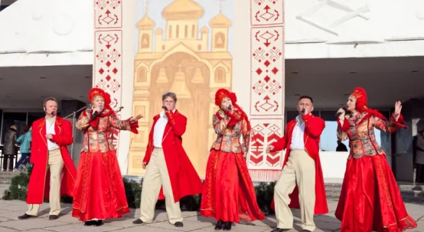 В Севастополе Рождество отметили веселыми гуляниями возле УКИЦ