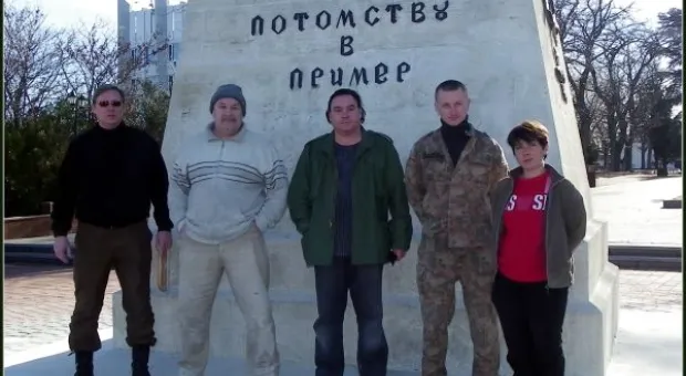 Севастопольцы, не дожидаясь официальной помощи, восстановили памятник Казарскому