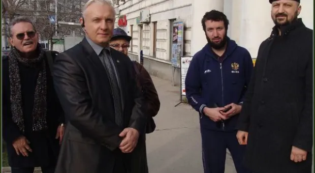 Жильцы дома по ул. Галины Прокопенко вновь вынуждены отстаивать свой "кусочек родины" на пикете