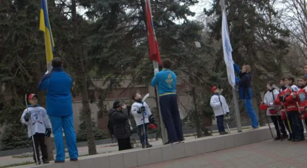 В Севастополе подняли флаги XXII Зимних олимпийских игр, проходящих в российском городе Сочи