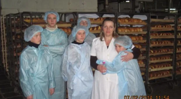В Севастополе воспитанницам детского дома показали одну из будущих профессий