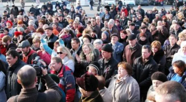 "Бандеровцы в Севастополь не зайдут". Хроника одного митинга