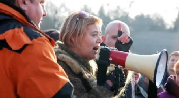 "Бандеровцы в Севастополь не зайдут". Хроника одного митинга