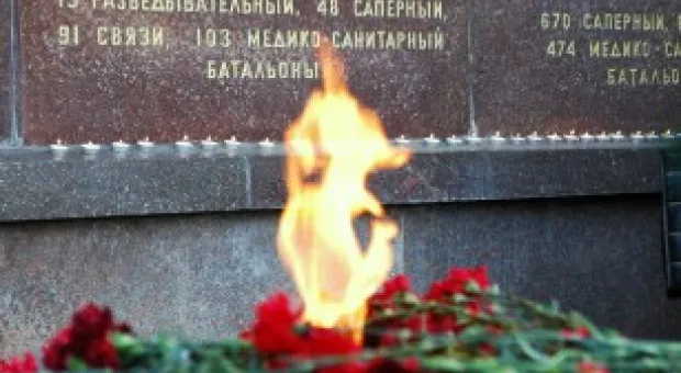 "Бандеровцы в Севастополь не зайдут". Хроника одного митинга