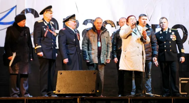Митинг-концерт с участием Вики Цыгановой собрал на главной площади Севастополя около 20 тысяч горожан