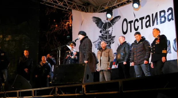 Митинг-концерт с участием Вики Цыгановой собрал на главной площади Севастополя около 20 тысяч горожан
