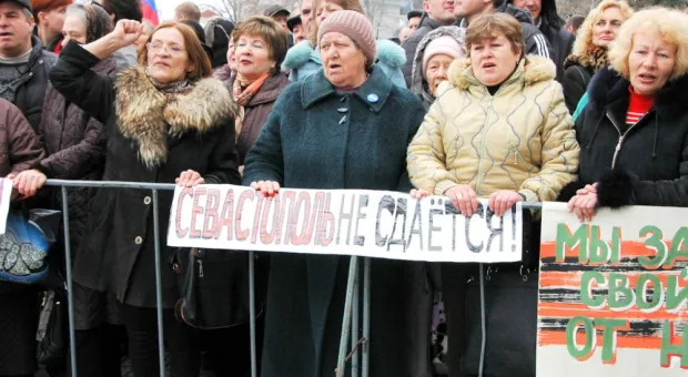 Затулин на митинге солидарности в Севастополе поздравил горожан с тем, что "их мечта сбывается"