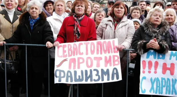 Затулин на митинге солидарности в Севастополе поздравил горожан с тем, что "их мечта сбывается"