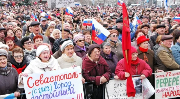 Затулин на митинге солидарности в Севастополе поздравил горожан с тем, что "их мечта сбывается"