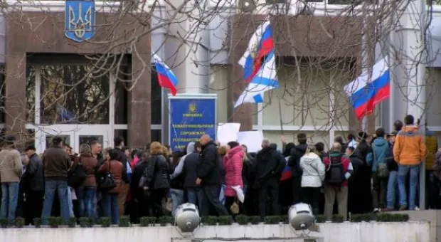 "Ни шагу назад!" Севастопольцы собрались на митинг-собрание, где говорили о главных тактических задачах в условиях информационной войны
