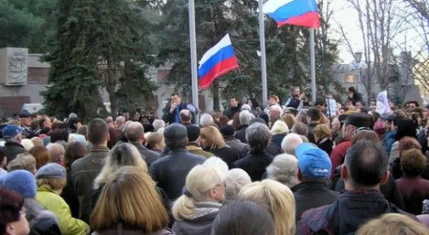 "Ни шагу назад!" Севастопольцы собрались на митинг-собрание, где говорили о главных тактических задачах в условиях информационной войны