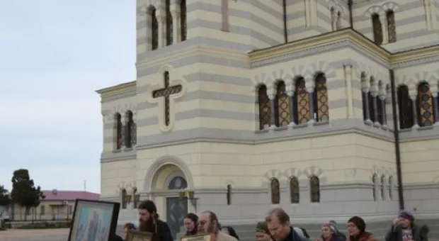 В Севастополе проходит ежедневный крестный ход