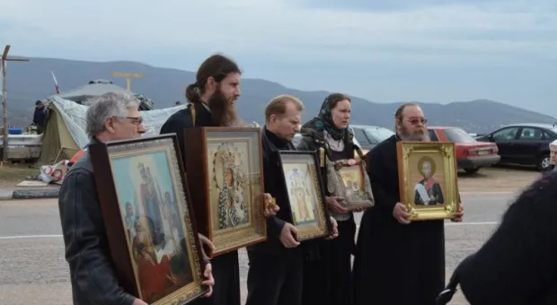 В Севастополе проходит ежедневный крестный ход