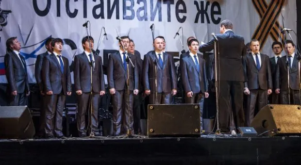 В Севастополе концертом на площади П.С. Нахимова стартовала акция «Солдатское сердце»